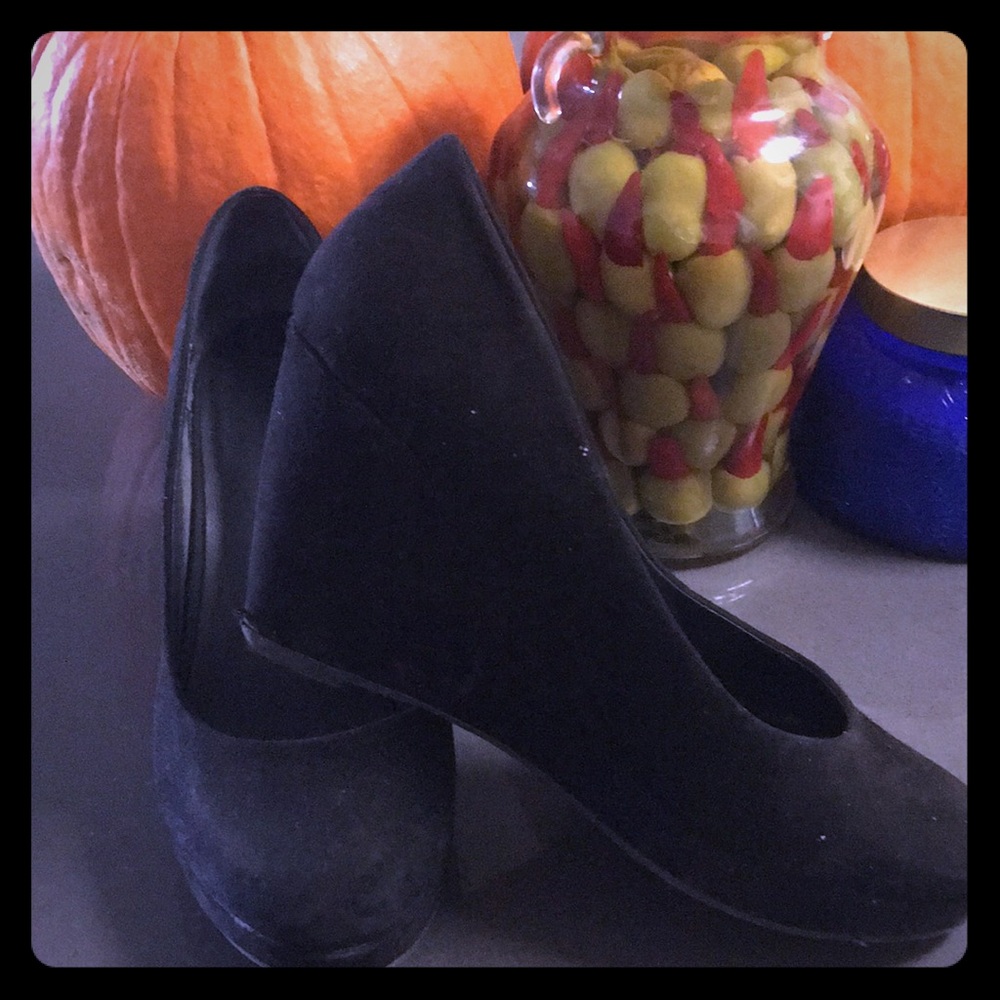 Black wedge